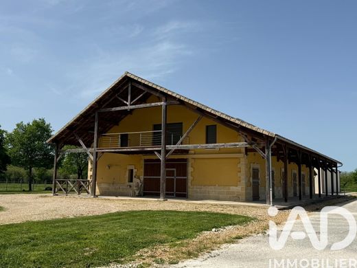 Villa in Montpon-Ménestérol, Dordogne