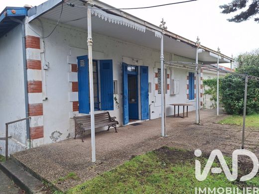 Villa in Arcachon, Gironde