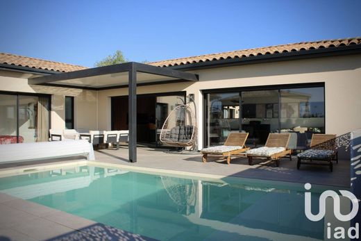 Villa in Uzès, Gard