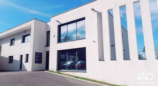 Office in Francheville, Rhône