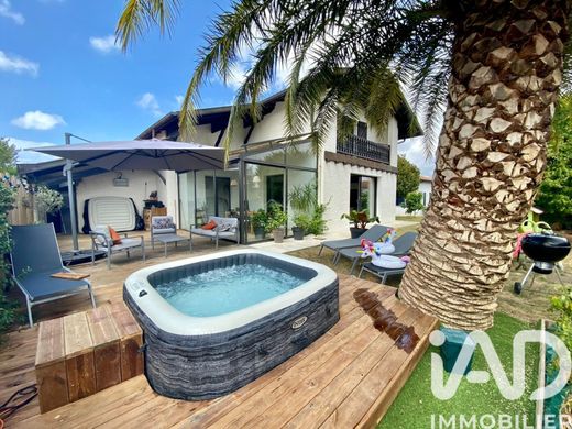 Villa in Anglet, Pyrénées-Atlantiques