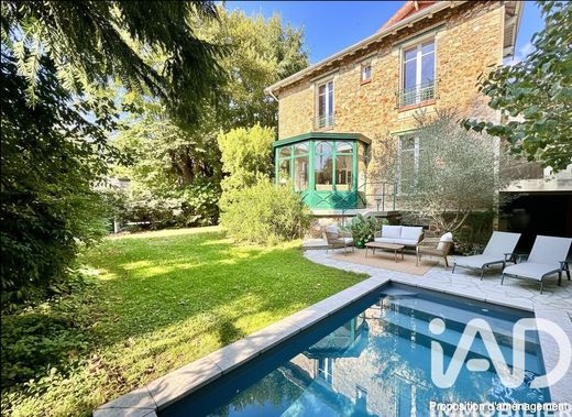Villa in Bourg-la-Reine, Hauts-de-Seine