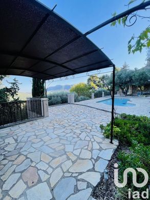 Villa in Le Revest-les-Eaux, Var