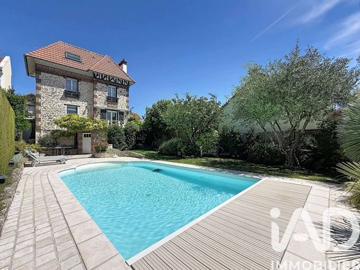 Villa in Villiers-sur-Marne, Val-de-Marne