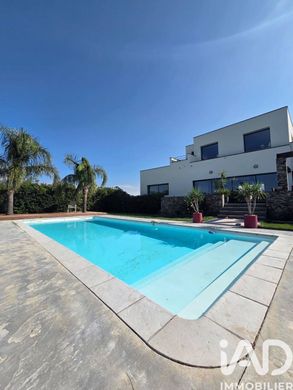 Villa in Perpignan, Pyrénées-Orientales