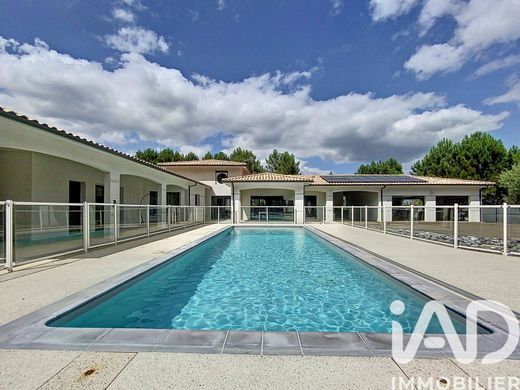 Villa in Langon, Gironde