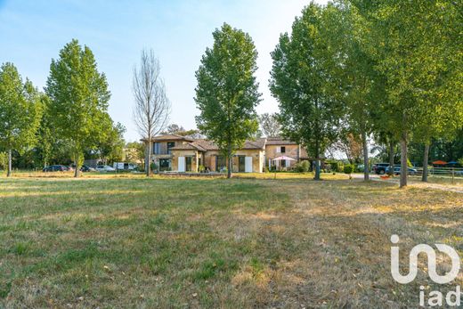 Villa in Arveyres, Gironde