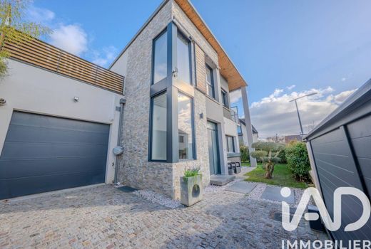 Villa in L'Isle-Adam, Val d'Oise