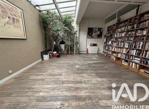 Apartment in Belleville, Père-Lachaise, Ménilmontant, Paris