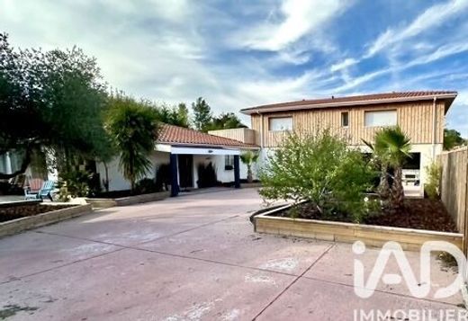 Willa w Salles, Gironde