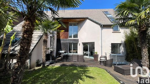 빌라 / Clamart, Hauts-de-Seine