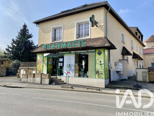 Wohnkomplexe in Nozay, Essonne