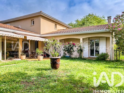Villa in Bouliac, Gironde