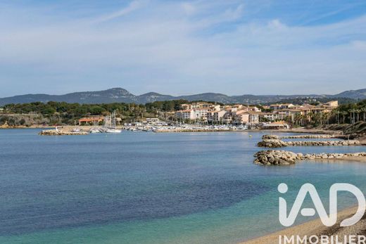 Villa in Six-Fours-les-Plages, Var