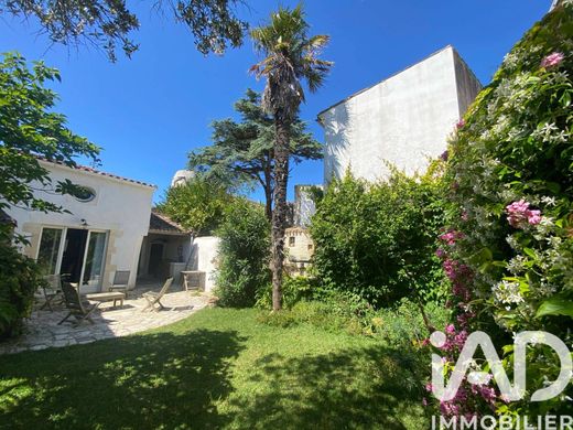 Villa in La Couarde-sur-Mer, Charente-Maritime
