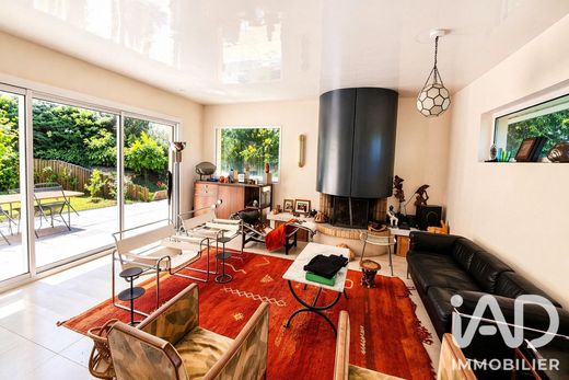 Villa in Bures-sur-Yvette, Essonne