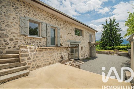 Вилла, Saint-Ismier, Isère