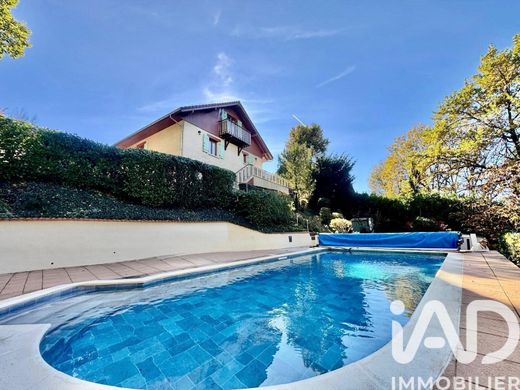 Villa in Saint-Julien-en-Genevois, Haute-Savoie
