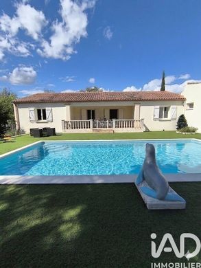 Villa Poulx, Gard