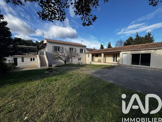 Villa in Miramas, Bouches-du-Rhône