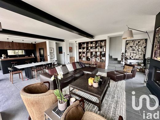 Villa a Regnéville-sur-Mer, Manica