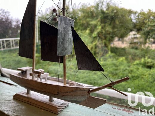 Villa in Le Port-Marly, Yvelines