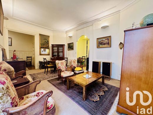 套间/公寓  Champs-Elysées, Madeleine, Triangle d’or, Paris