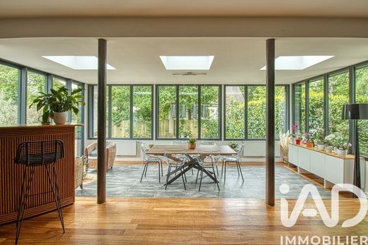Villa in Verneuil-sur-Seine, Yvelines