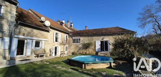 Villa in Voiteur, Jura