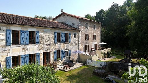 Villa in Bourg-Charente, Charente