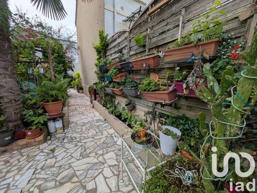 빌라 / Issy-les-Moulineaux, Hauts-de-Seine