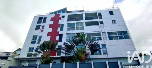 Residential complexes in Saint-Pierre, Réunion