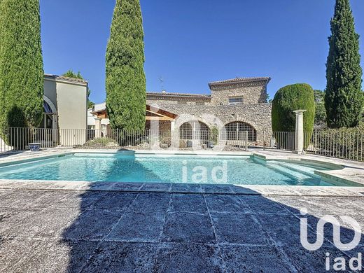 Villa in Châteauneuf-de-Gadagne, Vaucluse