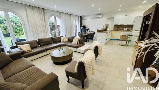 Villa in Les Lilas, Seine-Saint-Denis