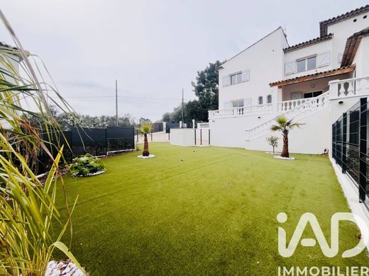 Apartment in La Roquette-sur-Siagne, Alpes-Maritimes