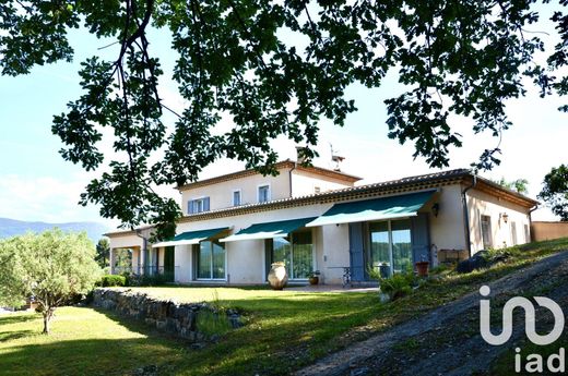 Villa en Roquefort-les-Pins, Alpes Marítimos