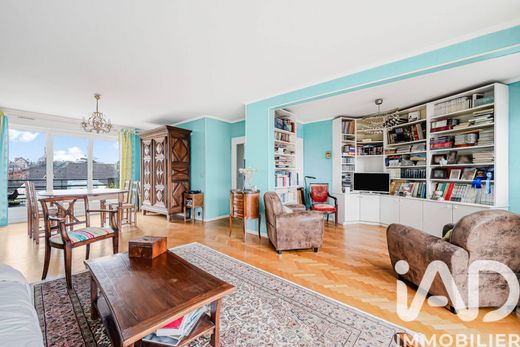 Apartment in Le Chesnay, Yvelines