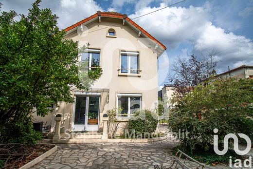 ‏וילה ב  Saint-Maur-des-Fossés, Val-de-Marne