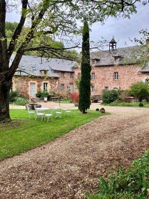 Willa w Bessuéjouls, Aveyron