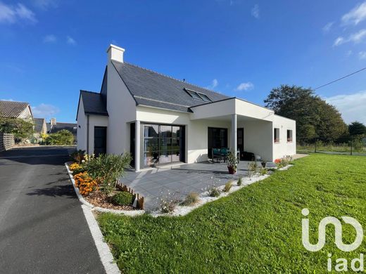 Villa a Plobannalec-Lesconil, Finistère
