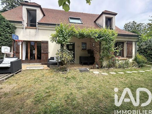 Villa in Cormeilles-en-Parisis, Val d'Oise