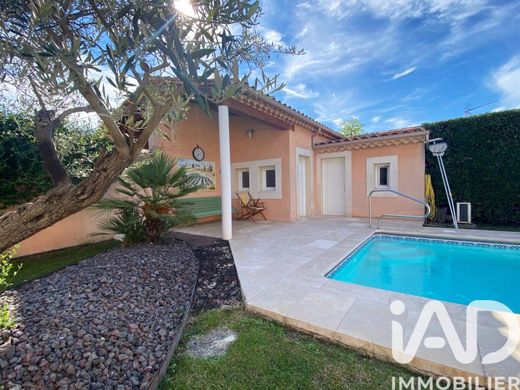 Villa in L'Isle-sur-la-Sorgue, Vaucluse
