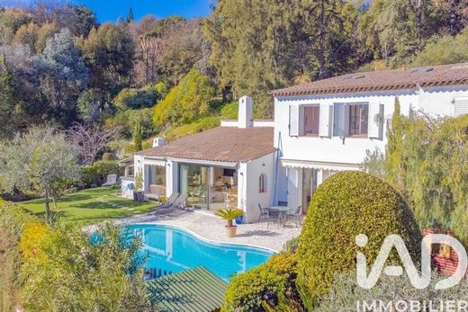 Villa en Villeneuve-Loubet, Alpes Marítimos