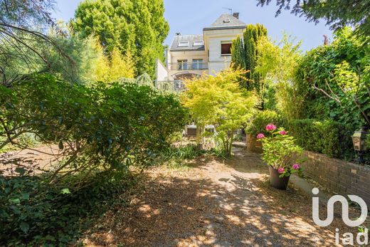 ﻓﻴﻼ ﻓﻲ Fontenay-sous-Bois, Val-de-Marne