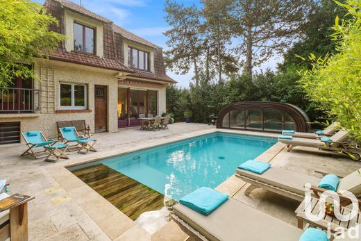 Βίλα σε Antony, Hauts-de-Seine