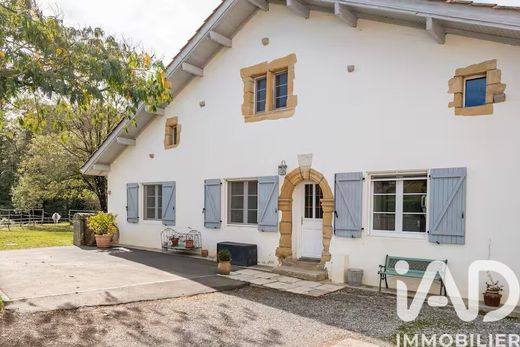 Villa in Saint-Martin-de-Seignanx, Landes
