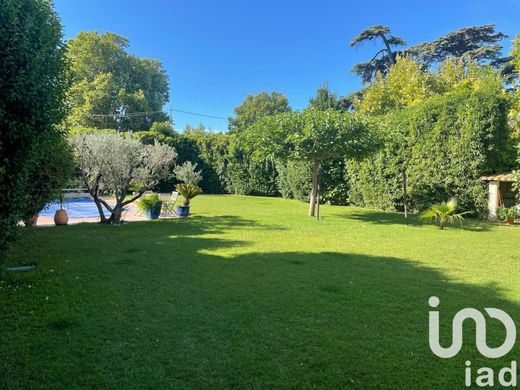 Villa in Pélissanne, Bouches-du-Rhône