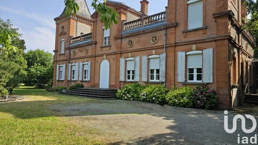 Castle for sale in Grépiac