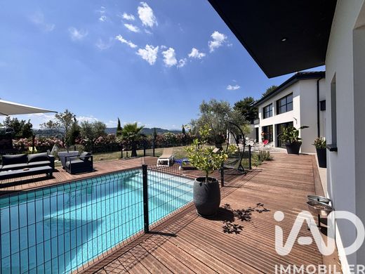 Вилла, Ucel, Ardèche