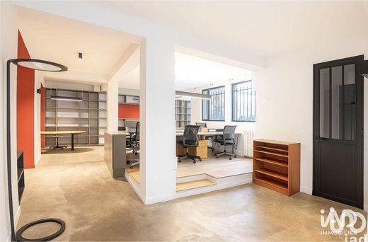 Office in Buttes-Chaumont, Villette, Bas Belleville, Paris